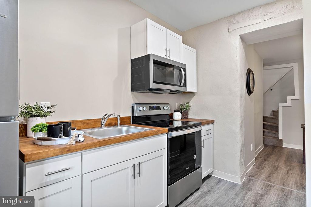 6 W 20TH ST, Wilmington, DE 19802