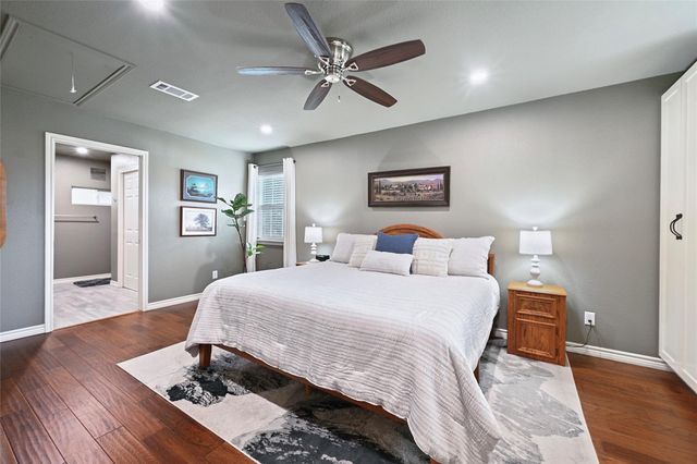 3917 Winding Road, Hearne, TX 77859