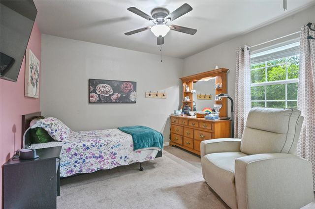 3917 Winding Road, Hearne, TX 77859