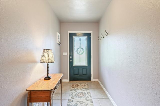 3917 Winding Road, Hearne, TX 77859