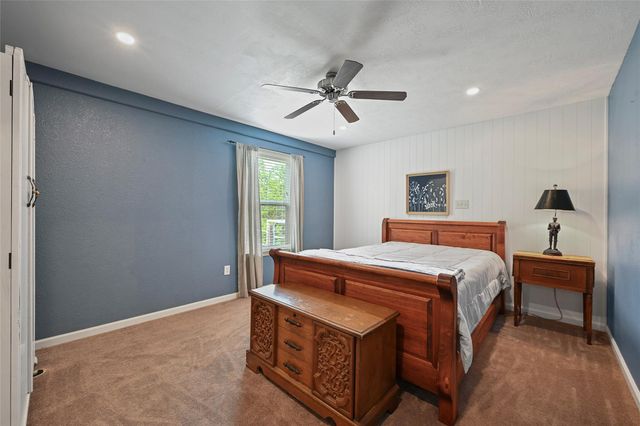 3917 Winding Road, Hearne, TX 77859