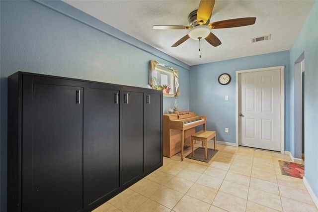 3917 Winding Road, Hearne, TX 77859