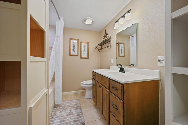 3917 Winding Road, Hearne, TX 77859