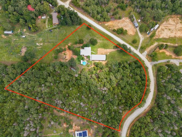 3917 Winding Road, Hearne, TX 77859