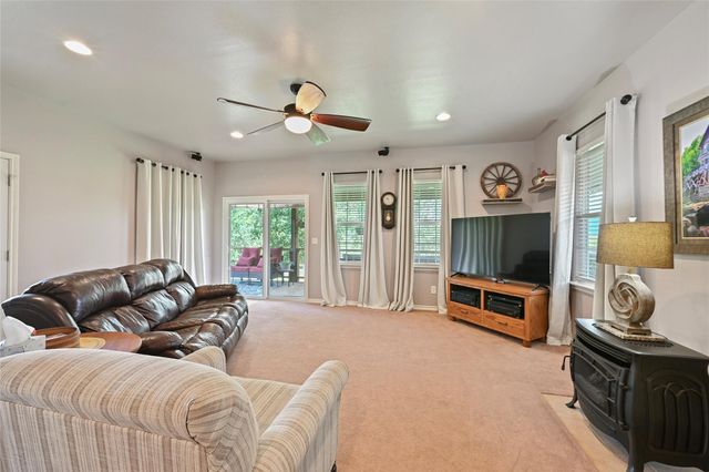3917 Winding Road, Hearne, TX 77859