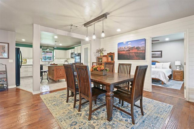 3917 Winding Road, Hearne, TX 77859