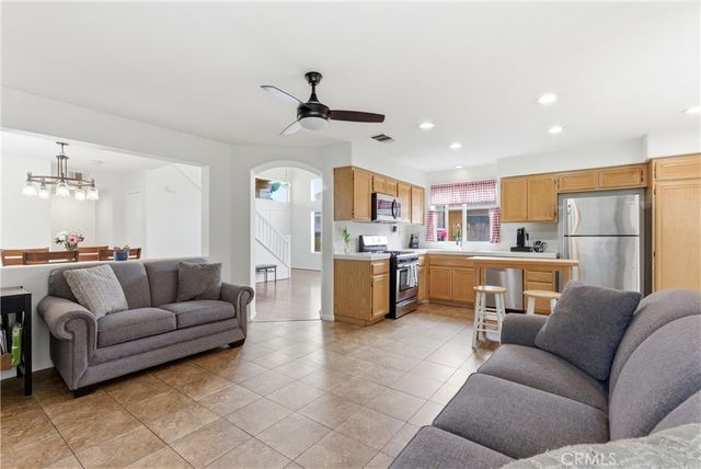 922 Naples, Corona, CA 92882