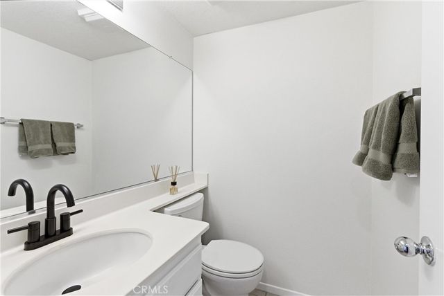 922 Naples, Corona, CA 92882