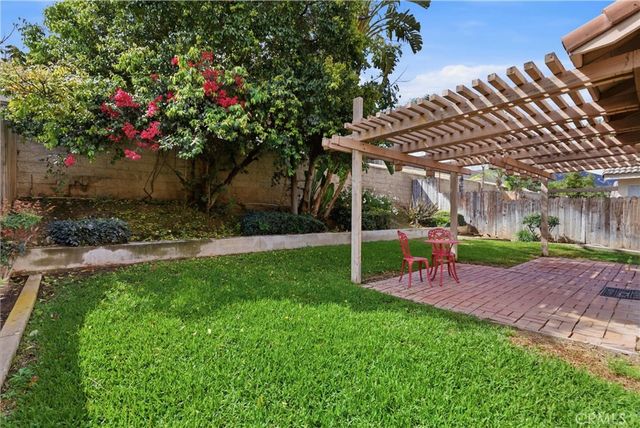 922 Naples, Corona, CA 92882