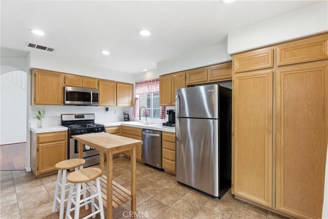 922 Naples, Corona, CA 92882