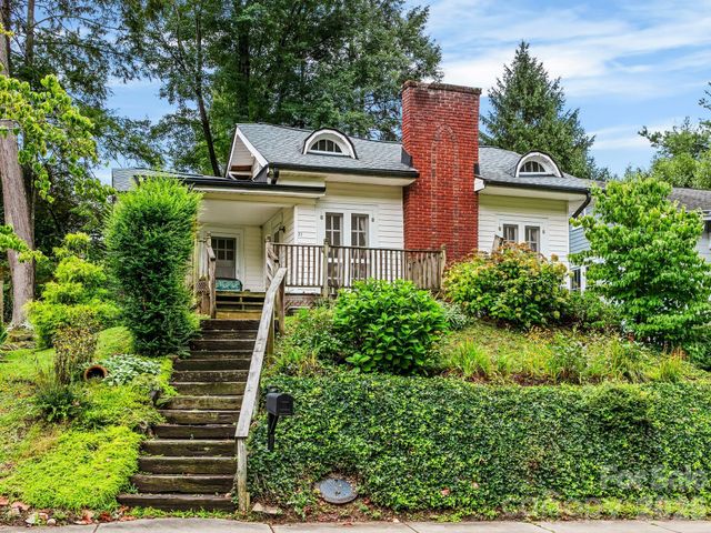 27 Warwick Road, Asheville, NC 28803