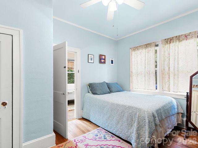 27 Warwick Road, Asheville, NC 28803