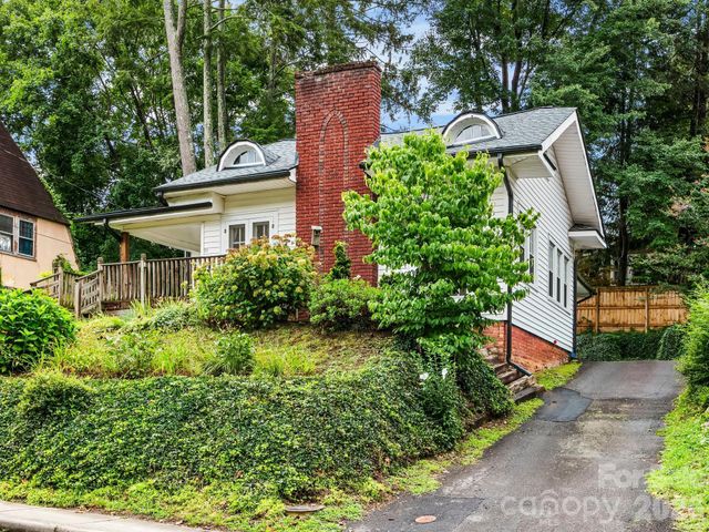27 Warwick Road, Asheville, NC 28803