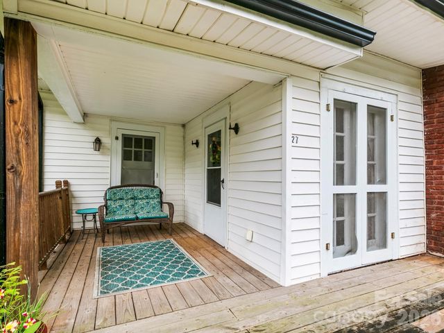 27 Warwick Road, Asheville, NC 28803