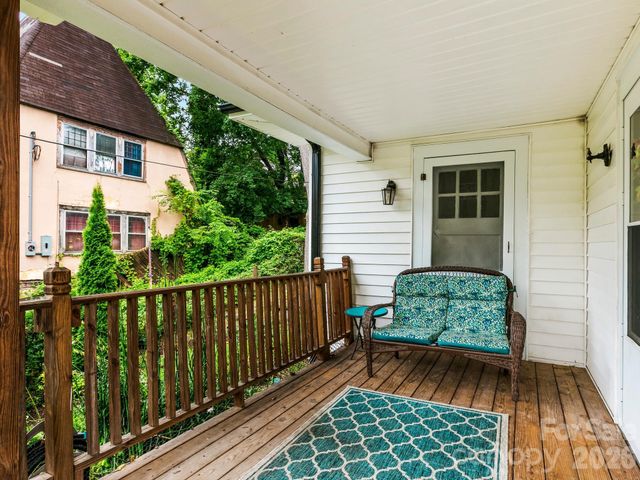 27 Warwick Road, Asheville, NC 28803