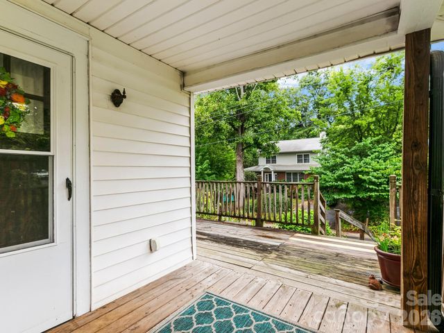 27 Warwick Road, Asheville, NC 28803