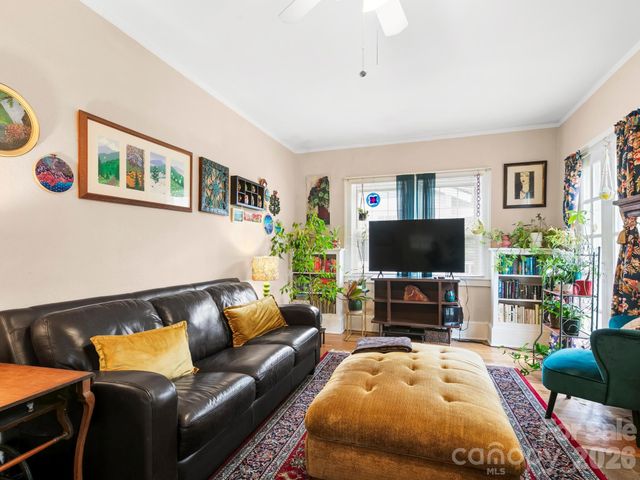 27 Warwick Road, Asheville, NC 28803