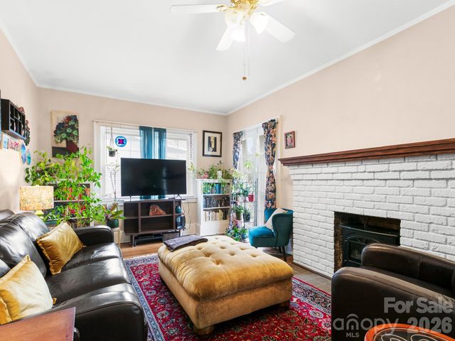 27 Warwick Road, Asheville, NC 28803