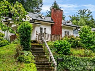 27 Warwick Road, Asheville, NC 28803