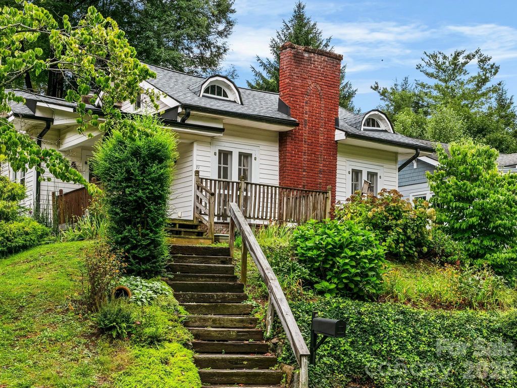 27 Warwick Road, Asheville, NC 28803