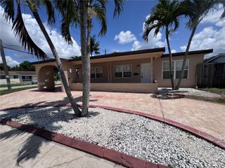7491 Fillmore St, Hollywood, FL 33024
