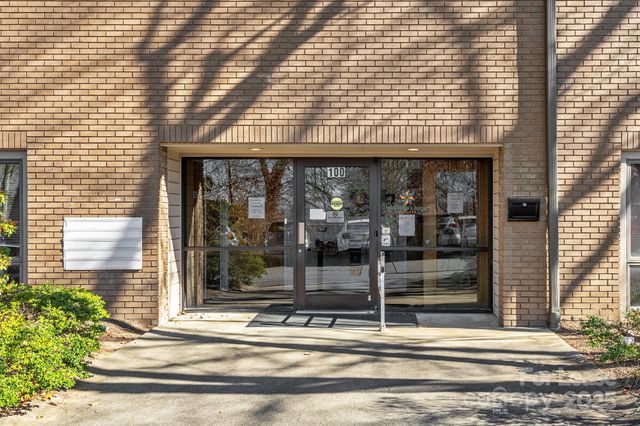 60 Livingston Street 400, Asheville, NC 28801