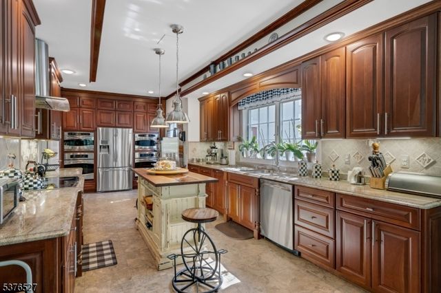 6 Mountain Terrace, Blairstown Twp., NJ 07825