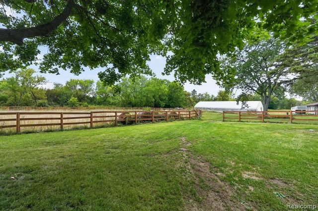 7220 Jennings Road, Swartz Creek, MI 48473