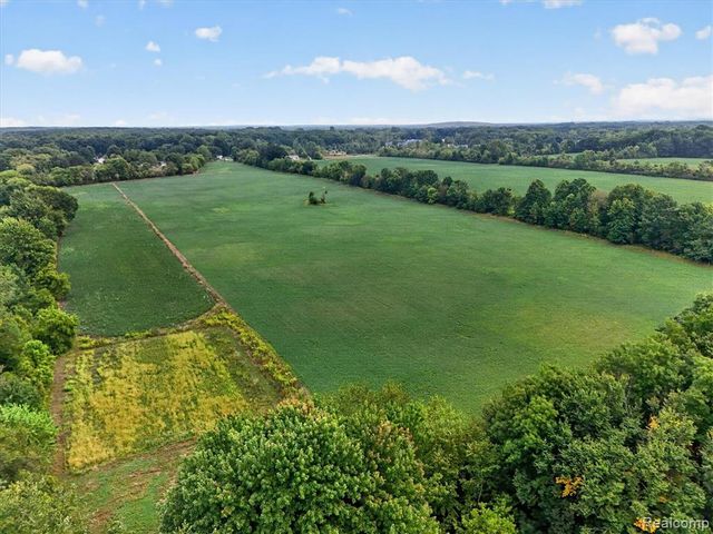 7220 Jennings Road, Swartz Creek, MI 48473