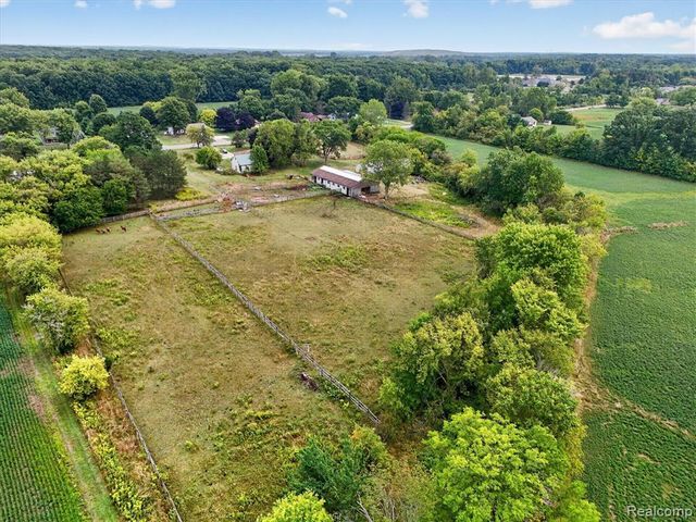 7220 Jennings Road, Swartz Creek, MI 48473