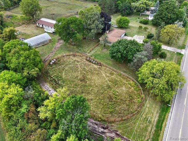 7220 Jennings Road, Swartz Creek, MI 48473