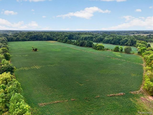 7220 Jennings Road, Swartz Creek, MI 48473