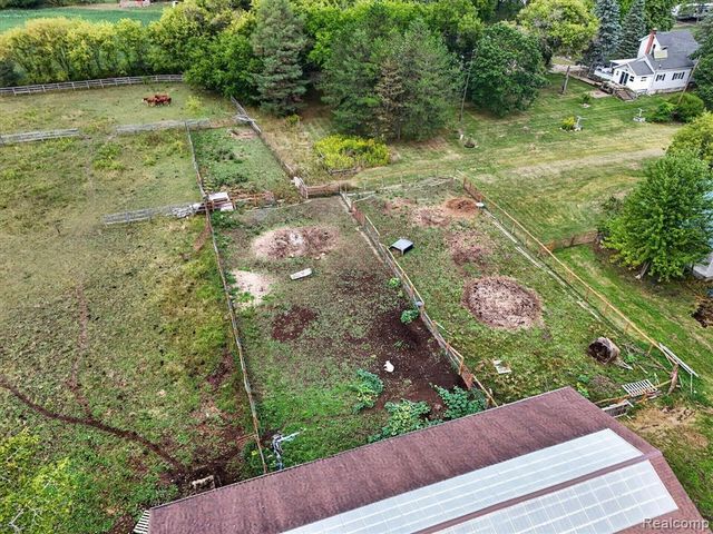 7220 Jennings Road, Swartz Creek, MI 48473