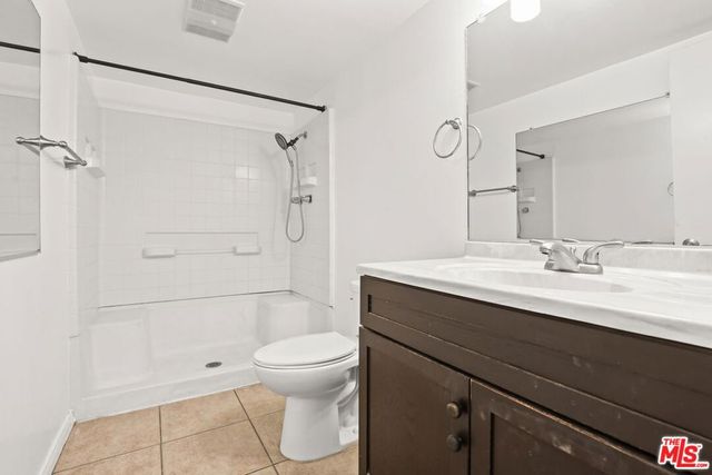2700 Cahuenga Boulevard 2216, Los Angeles, CA 90068