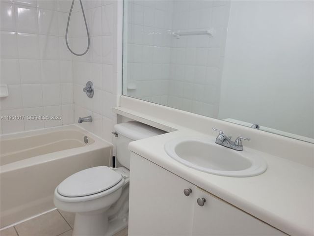 7910 N Nob Hill Rd 105, Tamarac, FL 33321