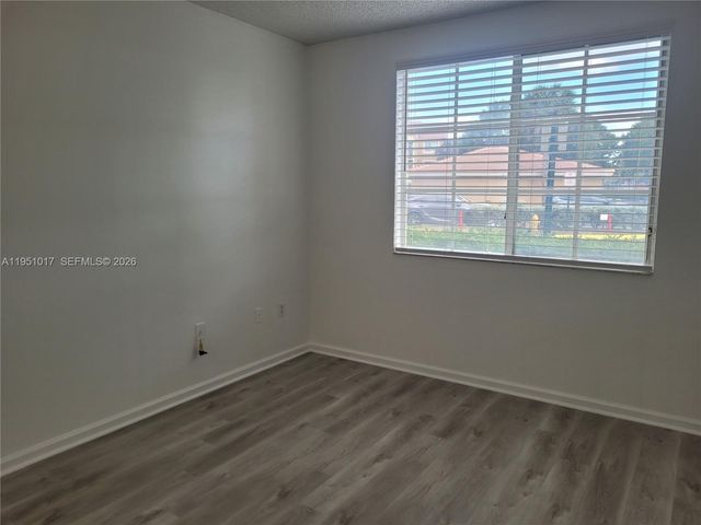 7910 N Nob Hill Rd 105, Tamarac, FL 33321