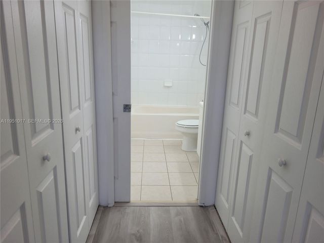 7910 N Nob Hill Rd 105, Tamarac, FL 33321