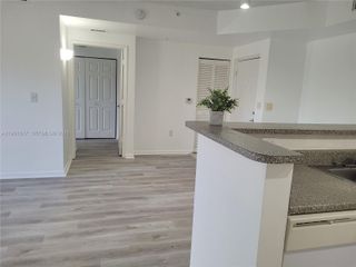 7910 N Nob Hill Rd 105, Tamarac, FL 33321