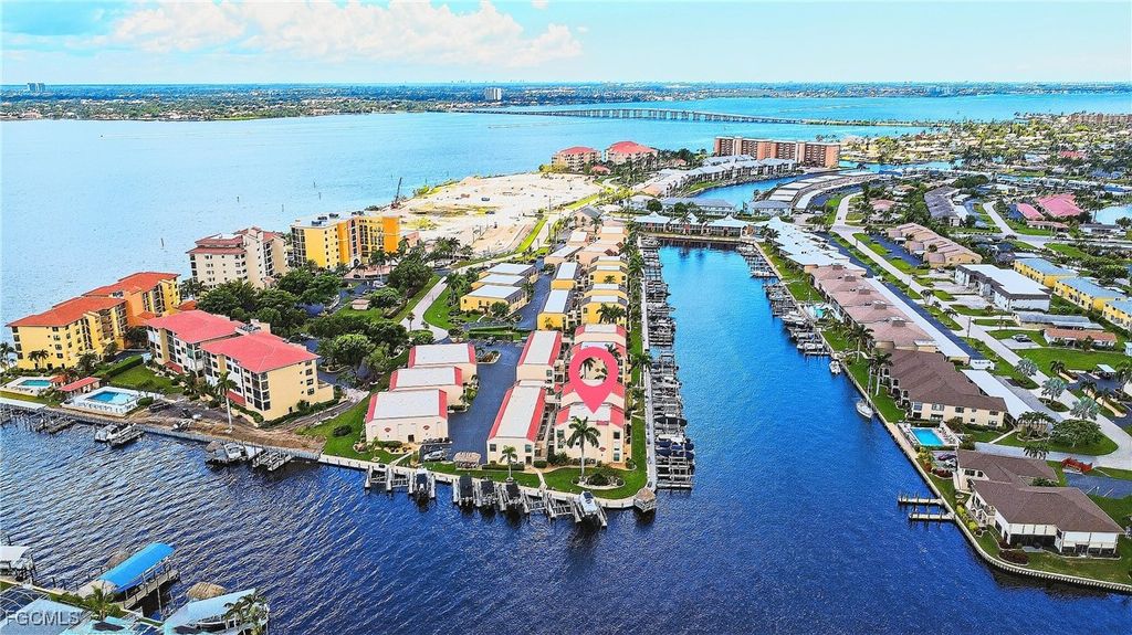 4006 SE 20th PL 5, Cape Coral, FL 33904