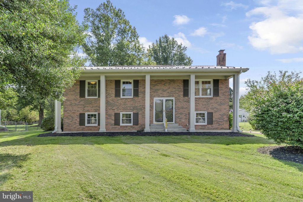 15115 OAKS RD, Charlotte Hall, MD 20622