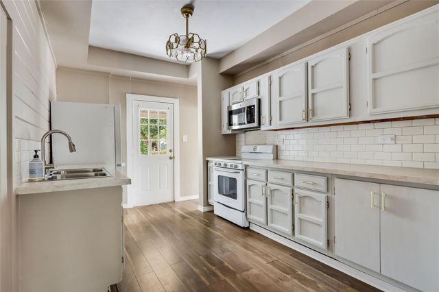 101 Patricks Aly, Liberty Hill, TX 78642