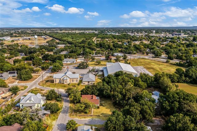 101 Patricks Aly, Liberty Hill, TX 78642