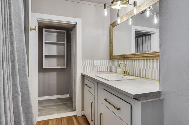 101 Patricks Aly, Liberty Hill, TX 78642