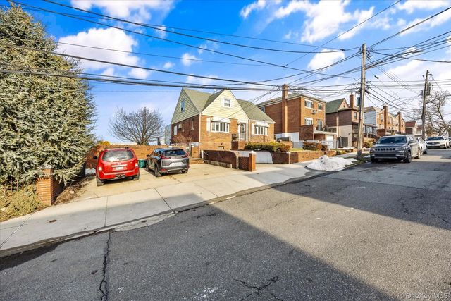 5739 78th Street, Middle Village, NY 11379