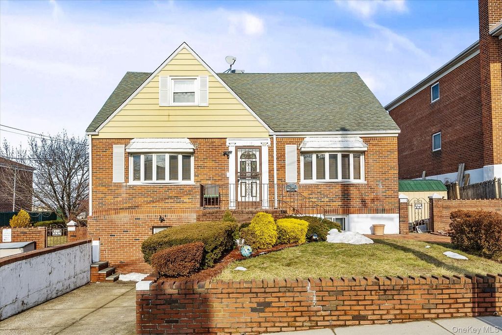 5739 78th Street, Middle Village, NY 11379