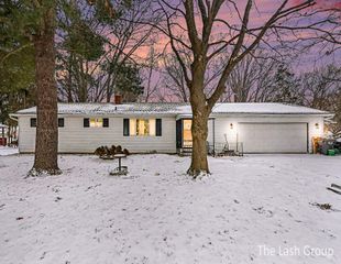 5328 Lindenwood Street, Kalamazoo, MI 49004