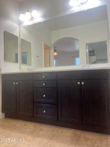 36018 N RICHARDSON Drive, San Tan Valley, AZ 85143