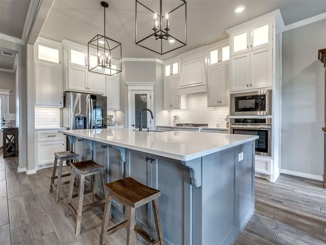 9108 Taggert Lane, Yukon, OK 73099