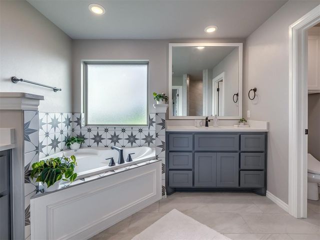 9108 Taggert Lane, Yukon, OK 73099