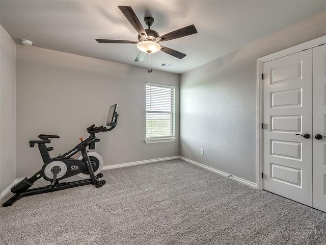 9108 Taggert Lane, Yukon, OK 73099